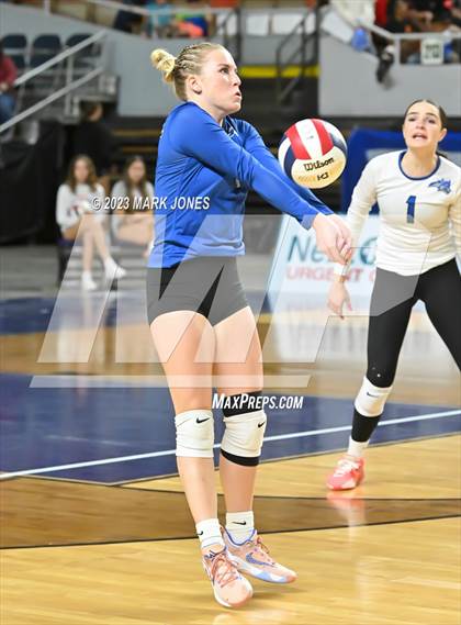 Thumbnail 3 in Valley Christian vs. Snowflake (AIA 3A Final) photogallery.