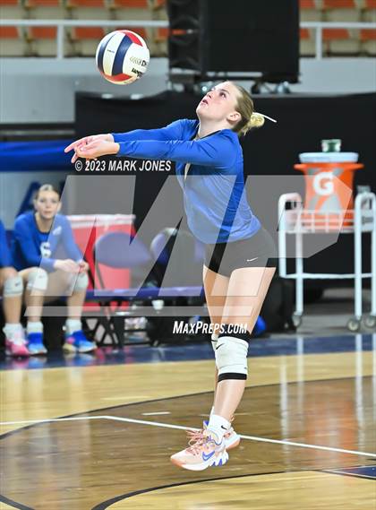 Thumbnail 3 in Valley Christian vs. Snowflake (AIA 3A Final) photogallery.