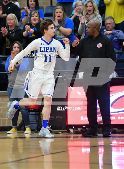 Thumbnail 1 in Graford vs. Lipan (UIL 1A Regional Semifinal) photogallery.