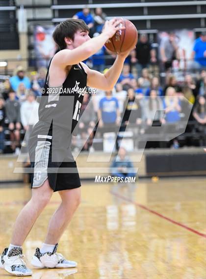 Thumbnail 2 in Graford vs. Lipan (UIL 1A Regional Semifinal) photogallery.