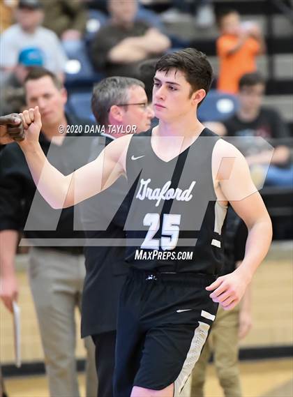 Thumbnail 3 in Graford vs. Lipan (UIL 1A Regional Semifinal) photogallery.