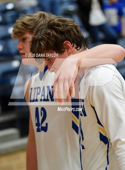 Thumbnail 3 in Graford vs. Lipan (UIL 1A Regional Semifinal) photogallery.
