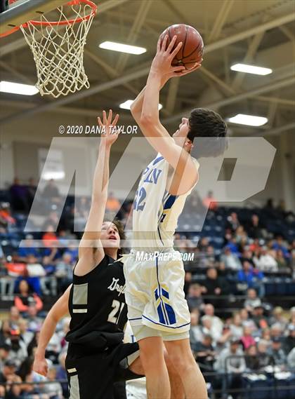 Thumbnail 2 in Graford vs. Lipan (UIL 1A Regional Semifinal) photogallery.