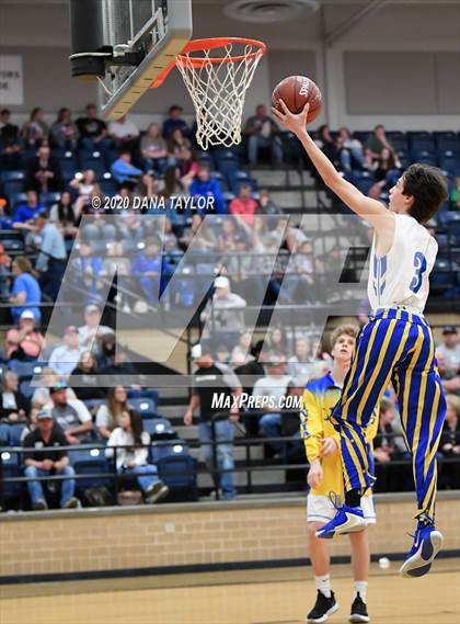 Thumbnail 2 in Graford vs. Lipan (UIL 1A Regional Semifinal) photogallery.