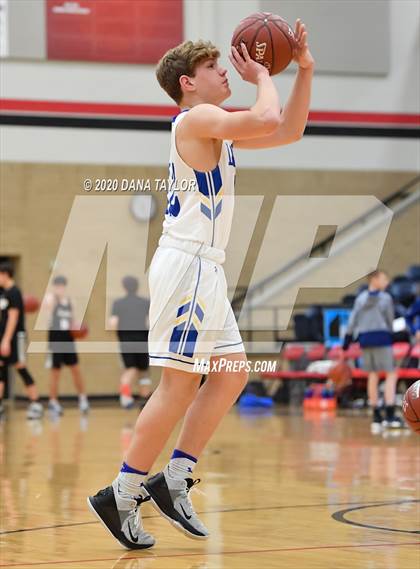 Thumbnail 2 in Graford vs. Lipan (UIL 1A Regional Semifinal) photogallery.