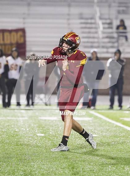 Thumbnail 3 in Selma vs. Highland (CIF SoCal Regional D4-AA Final) photogallery.