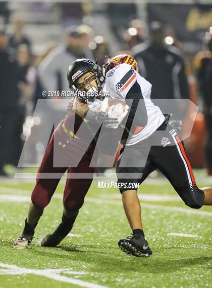 Thumbnail 2 in Selma vs. Highland (CIF SoCal Regional D4-AA Final) photogallery.