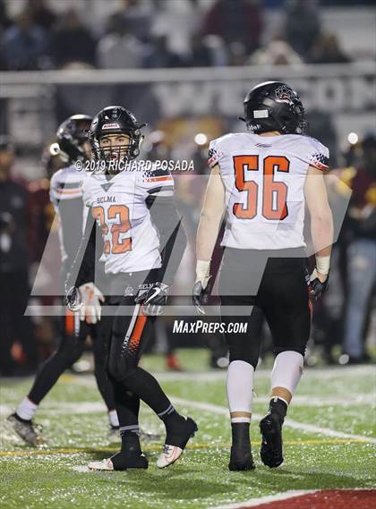 Thumbnail 2 in Selma vs. Highland (CIF SoCal Regional D4-AA Final) photogallery.