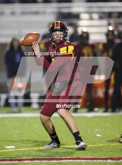 Thumbnail 2 in Selma vs. Highland (CIF SoCal Regional D4-AA Final) photogallery.