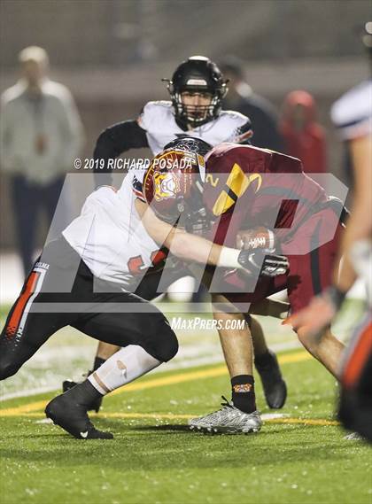 Thumbnail 2 in Selma vs. Highland (CIF SoCal Regional D4-AA Final) photogallery.