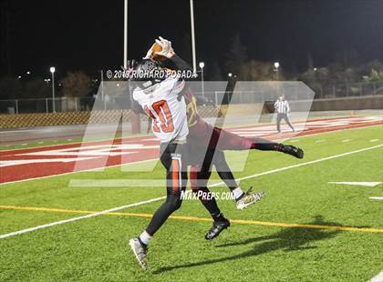 Thumbnail 3 in Selma vs. Highland (CIF SoCal Regional D4-AA Final) photogallery.