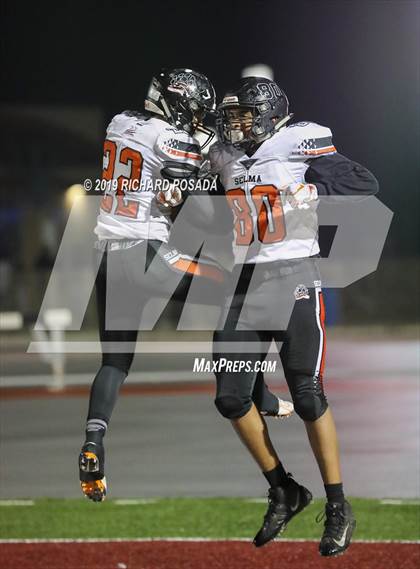 Thumbnail 2 in Selma vs. Highland (CIF SoCal Regional D4-AA Final) photogallery.