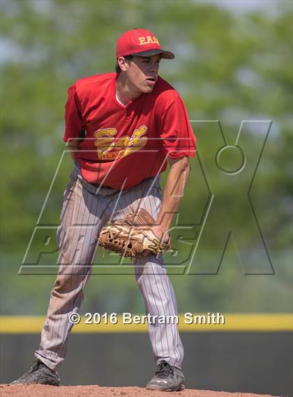 Thumbnail 3 in Williamsville East vs. Iroquois (Section 6 Class A Final) photogallery.
