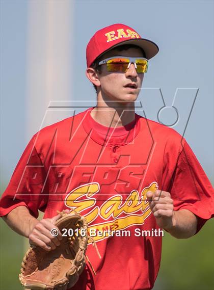 Thumbnail 1 in Williamsville East vs. Iroquois (Section 6 Class A Final) photogallery.
