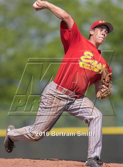 Thumbnail 1 in Williamsville East vs. Iroquois (Section 6 Class A Final) photogallery.