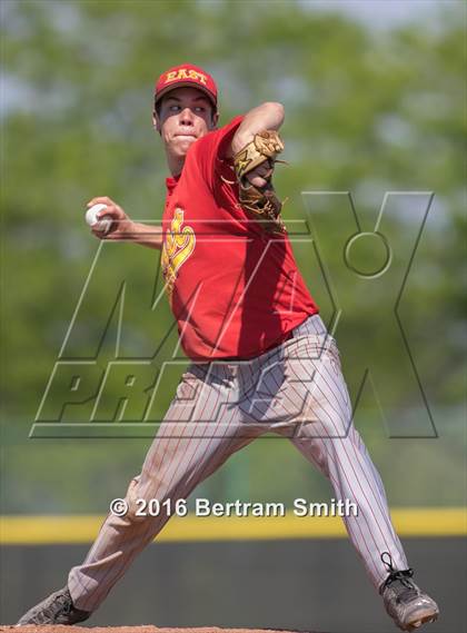 Thumbnail 2 in Williamsville East vs. Iroquois (Section 6 Class A Final) photogallery.