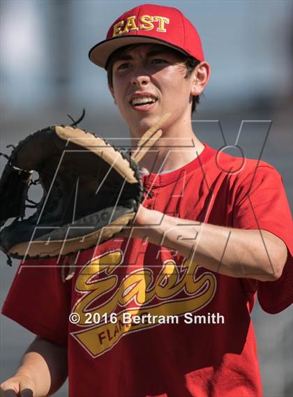 Thumbnail 1 in Williamsville East vs. Iroquois (Section 6 Class A Final) photogallery.