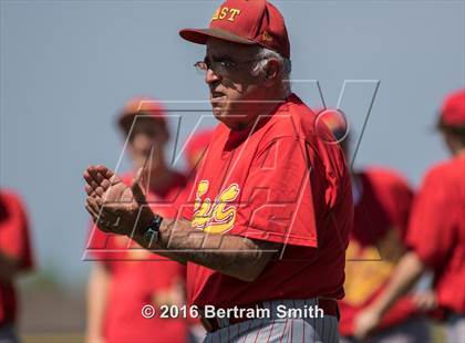 Thumbnail 1 in Williamsville East vs. Iroquois (Section 6 Class A Final) photogallery.