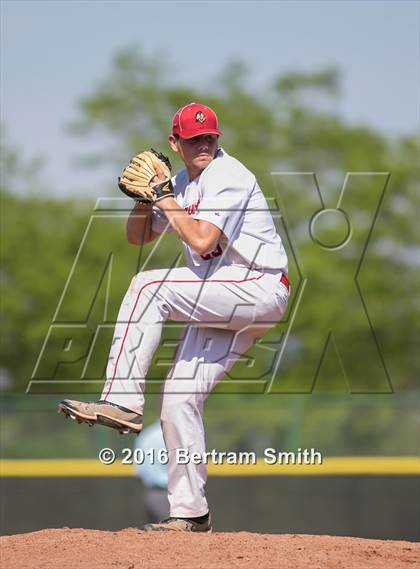 Thumbnail 3 in Williamsville East vs. Iroquois (Section 6 Class A Final) photogallery.