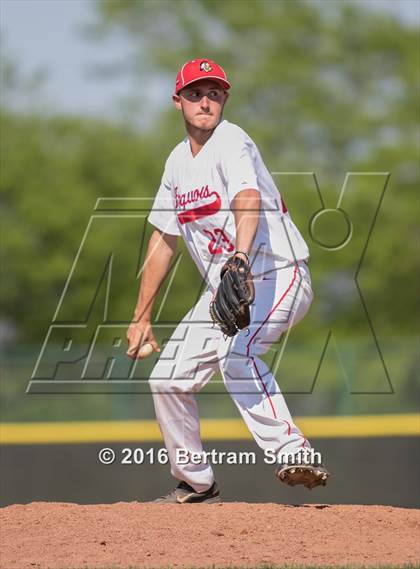 Thumbnail 3 in Williamsville East vs. Iroquois (Section 6 Class A Final) photogallery.