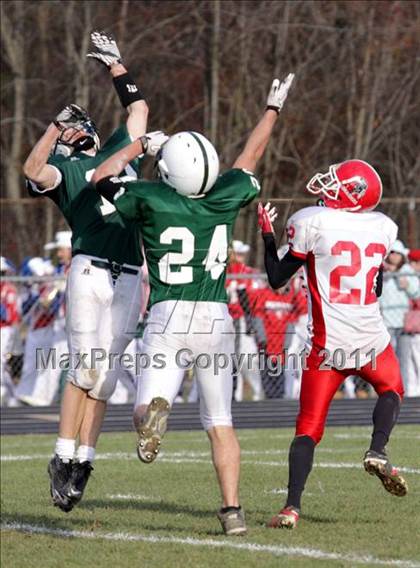 Thumbnail 2 in Dover vs Spaulding (NHIAA D2 Semifinal) photogallery.