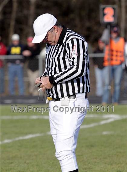 Thumbnail 2 in Dover vs Spaulding (NHIAA D2 Semifinal) photogallery.