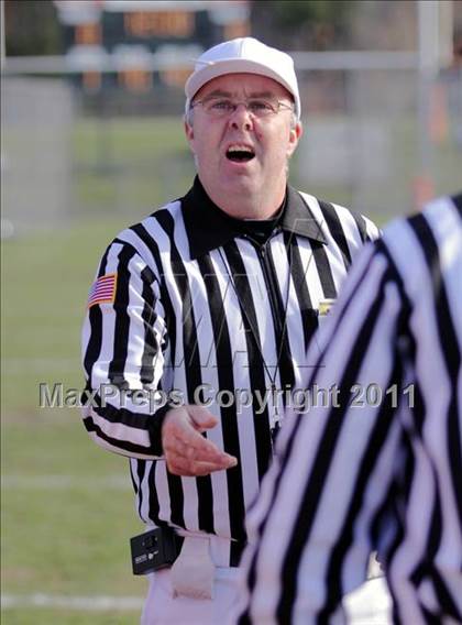Thumbnail 3 in Dover vs Spaulding (NHIAA D2 Semifinal) photogallery.