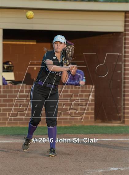 Thumbnail 1 in Franklin County vs Lawrence County (TSSAA District 8-AAA Playoff) photogallery.