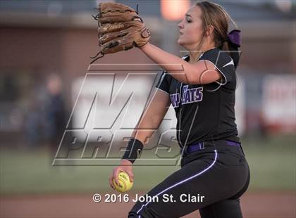 Thumbnail 1 in Franklin County vs Lawrence County (TSSAA District 8-AAA Playoff) photogallery.