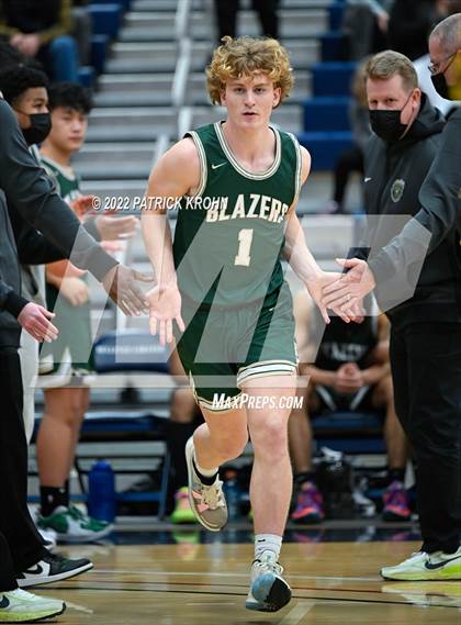 Thumbnail 1 in Garfield vs. Timberline (Regional 3A Playoffs) photogallery.