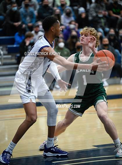Thumbnail 2 in Garfield vs. Timberline (Regional 3A Playoffs) photogallery.