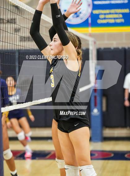 Thumbnail 2 in Rifle va Arapahoe (Dakota Ridge Varsity Tournament) photogallery.