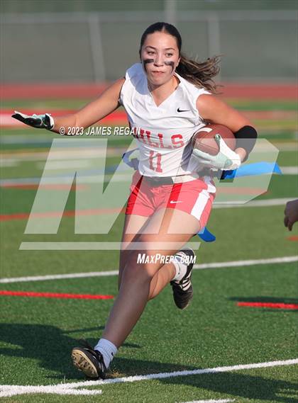 Thumbnail 2 in Mills vs Hillsdale (Burlingame HS) photogallery.