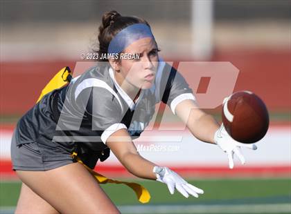 Thumbnail 3 in Mills vs Hillsdale (Burlingame HS) photogallery.