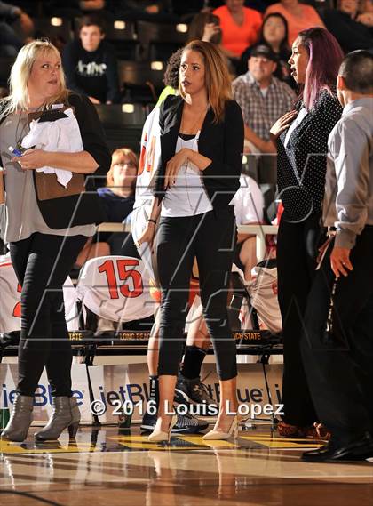 Thumbnail 2 in Long Beach Poly vs. Chaminade (CIF SoCal Regional Open Division Final) photogallery.