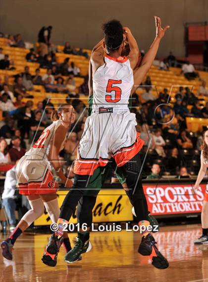 Thumbnail 3 in Long Beach Poly vs. Chaminade (CIF SoCal Regional Open Division Final) photogallery.