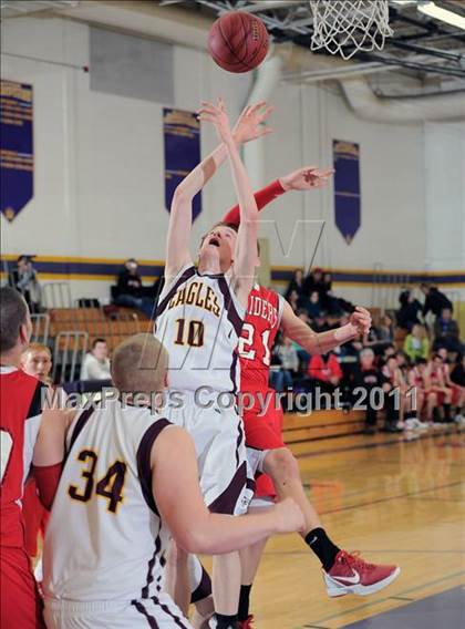 Thumbnail 3 in Solon Springs vs Bruce (Clayton Holiday Tournament) photogallery.