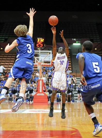 Thumbnail 1 in Ridgeview vs. Hanford West (CIF CS D3 Final) photogallery.