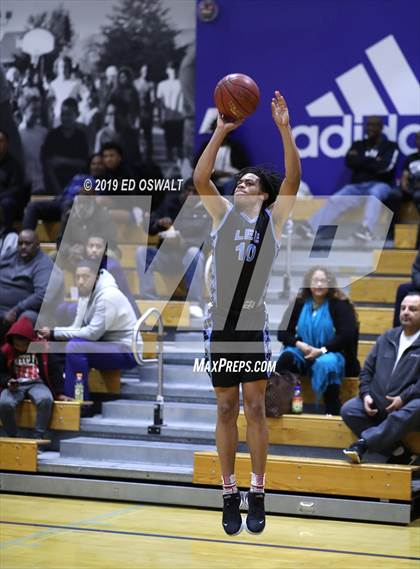Thumbnail 3 in Sacred Heart Cathedral Preparatory (Damian Lillard Classic Round 3) photogallery.