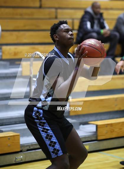 Thumbnail 1 in Sacred Heart Cathedral Preparatory (Damian Lillard Classic Round 3) photogallery.