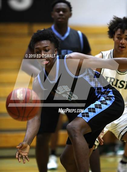 Thumbnail 1 in Sacred Heart Cathedral Preparatory (Damian Lillard Classic Round 3) photogallery.