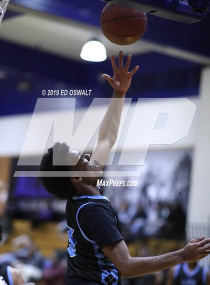 Thumbnail 3 in Sacred Heart Cathedral Preparatory (Damian Lillard Classic Round 3) photogallery.