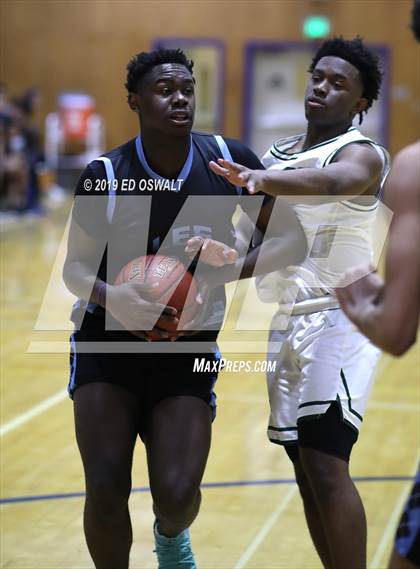 Thumbnail 1 in Sacred Heart Cathedral Preparatory (Damian Lillard Classic Round 3) photogallery.