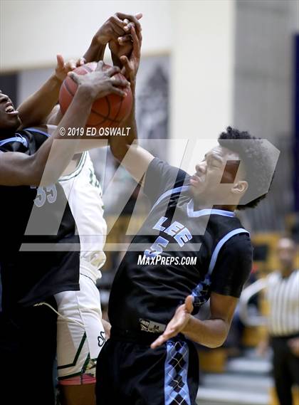 Thumbnail 1 in Sacred Heart Cathedral Preparatory (Damian Lillard Classic Round 3) photogallery.