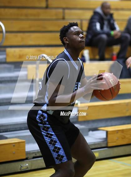 Thumbnail 3 in Sacred Heart Cathedral Preparatory (Damian Lillard Classic Round 3) photogallery.