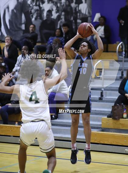 Thumbnail 1 in Sacred Heart Cathedral Preparatory (Damian Lillard Classic Round 3) photogallery.