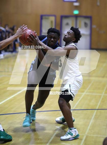 Thumbnail 3 in Sacred Heart Cathedral Preparatory (Damian Lillard Classic Round 3) photogallery.