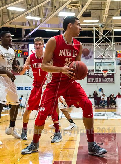 Thumbnail 3 in Mater Dei vs. Neumann-Goretti (Spalding Hoophall Classic) photogallery.