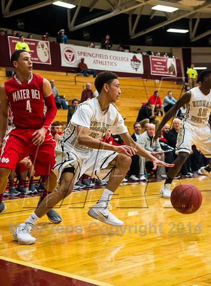 Thumbnail 2 in Mater Dei vs. Neumann-Goretti (Spalding Hoophall Classic) photogallery.