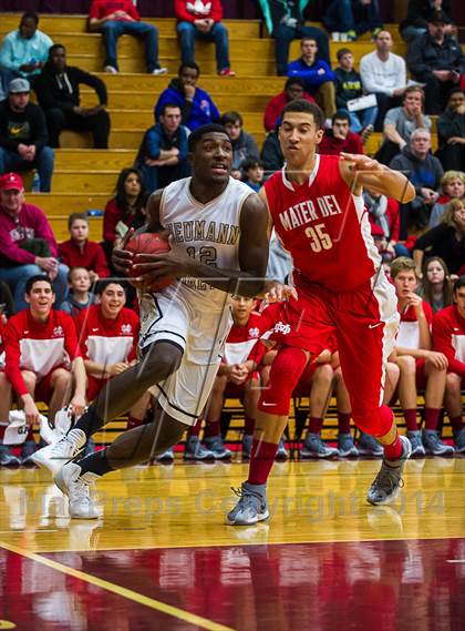 Thumbnail 2 in Mater Dei vs. Neumann-Goretti (Spalding Hoophall Classic) photogallery.